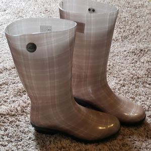 UGG rainboots